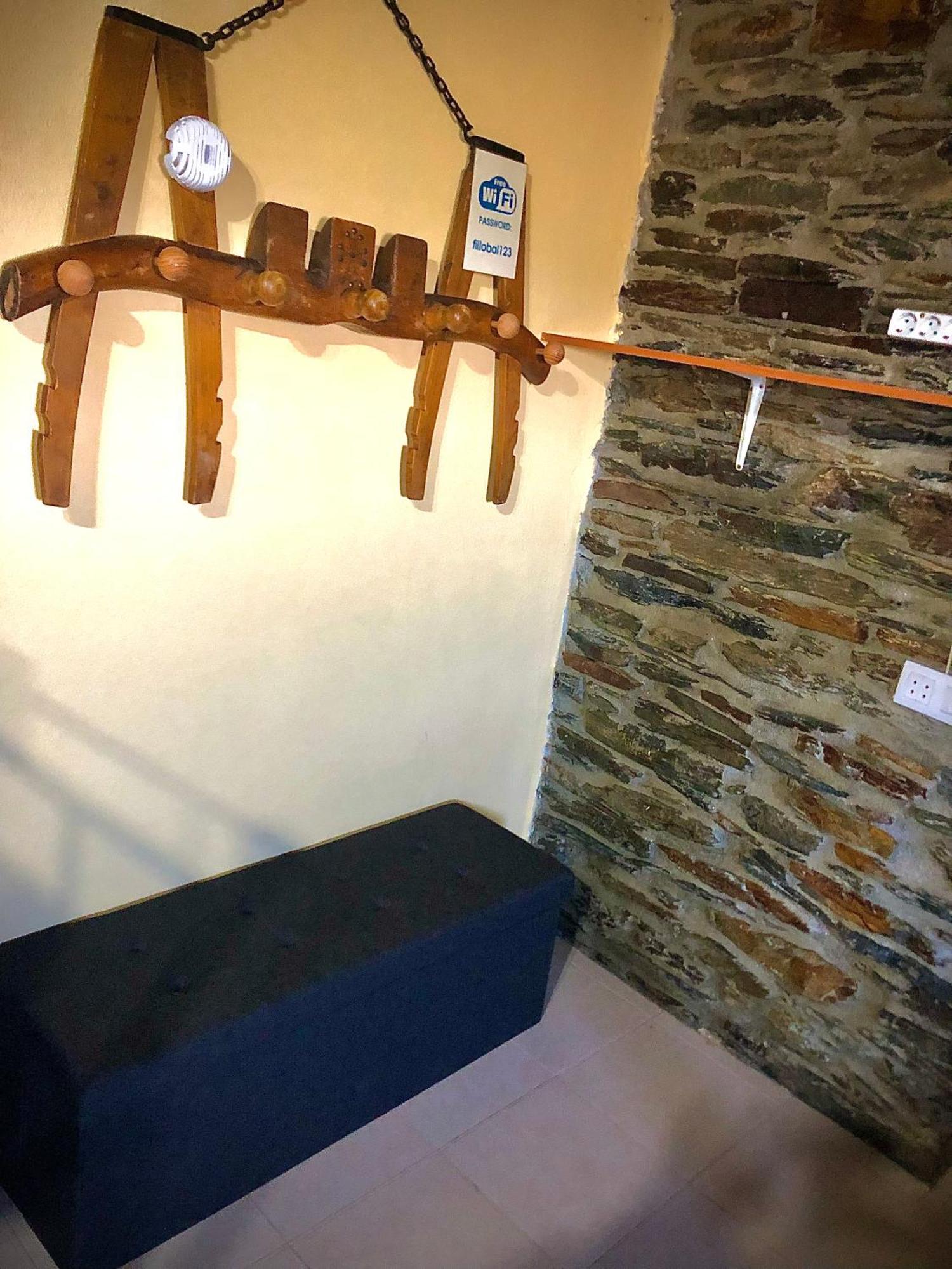 Albergue Fillobal Vilar  Rum bild